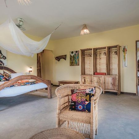 Lake Natron Maasai Giraffe Eco Lodge And Camping Mtowabaga Екстериор снимка