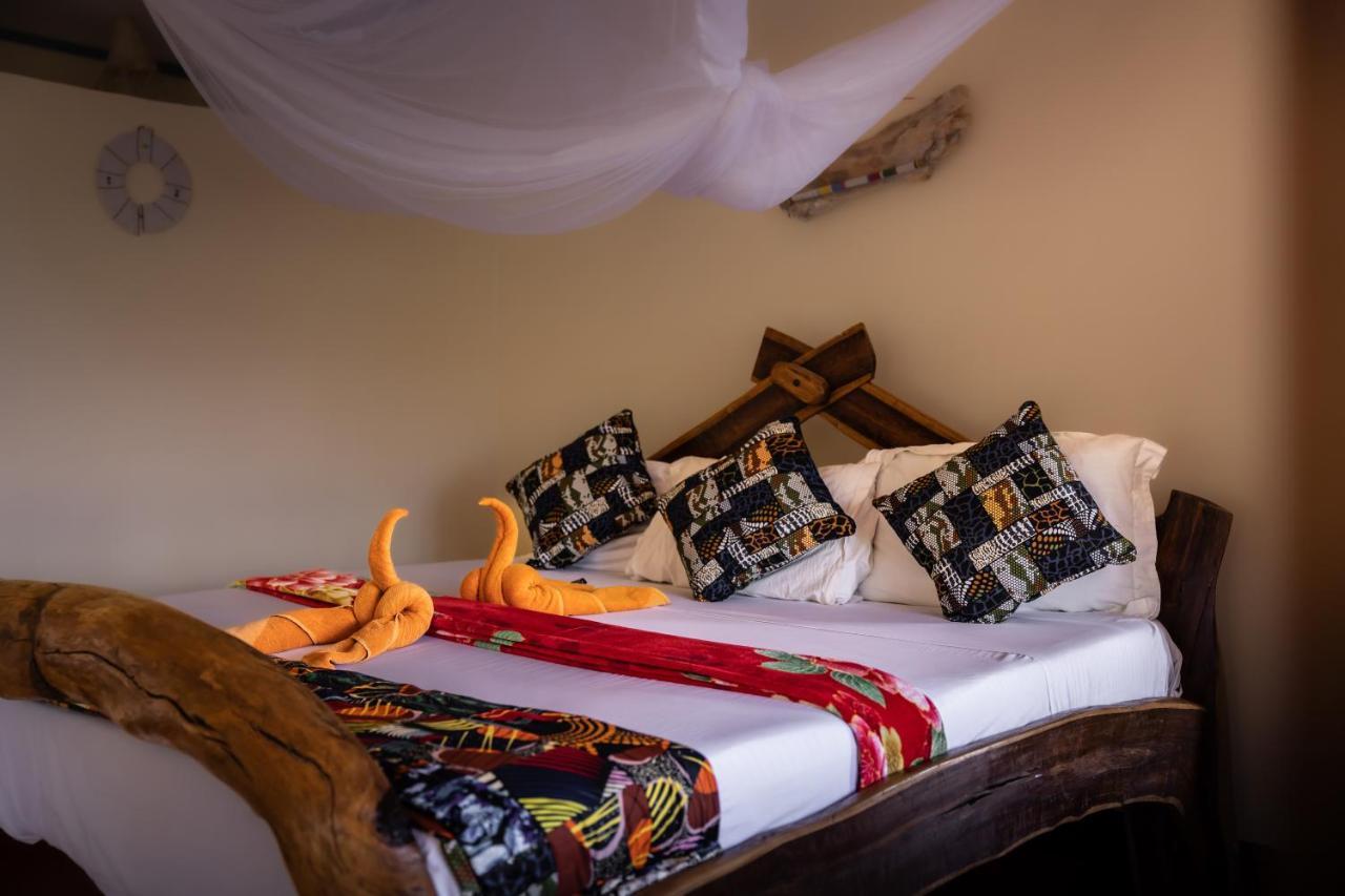 Lake Natron Maasai Giraffe Eco Lodge And Camping Mtowabaga Екстериор снимка