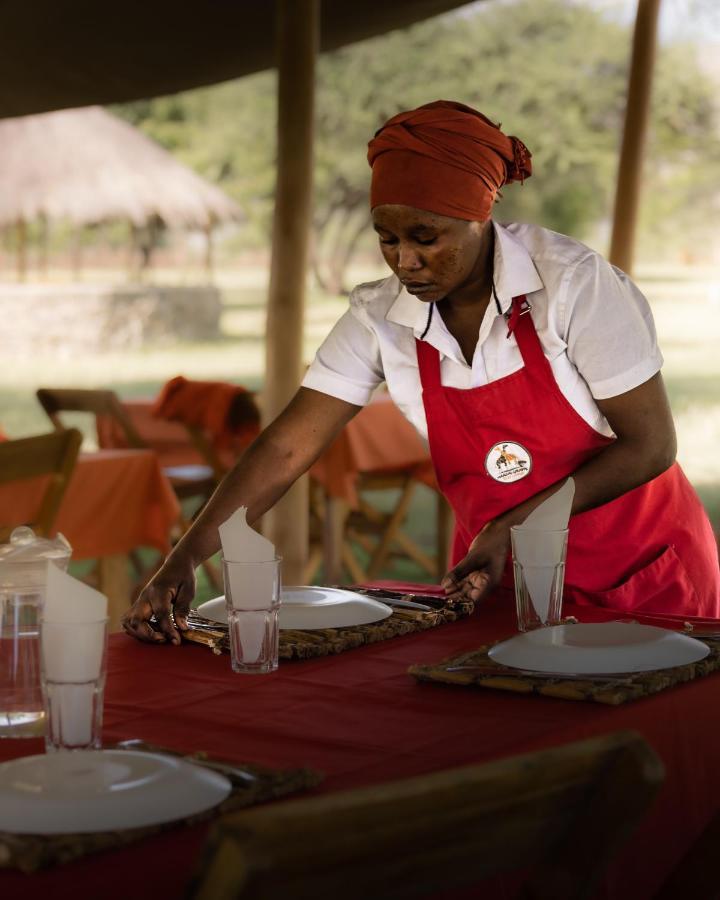 Lake Natron Maasai Giraffe Eco Lodge And Camping Mtowabaga Екстериор снимка