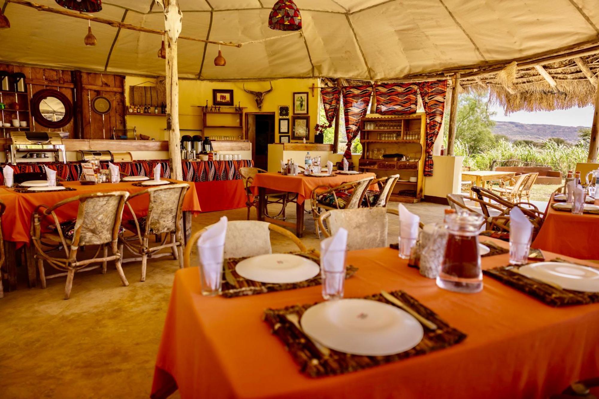 Lake Natron Maasai Giraffe Eco Lodge And Camping Mtowabaga Екстериор снимка