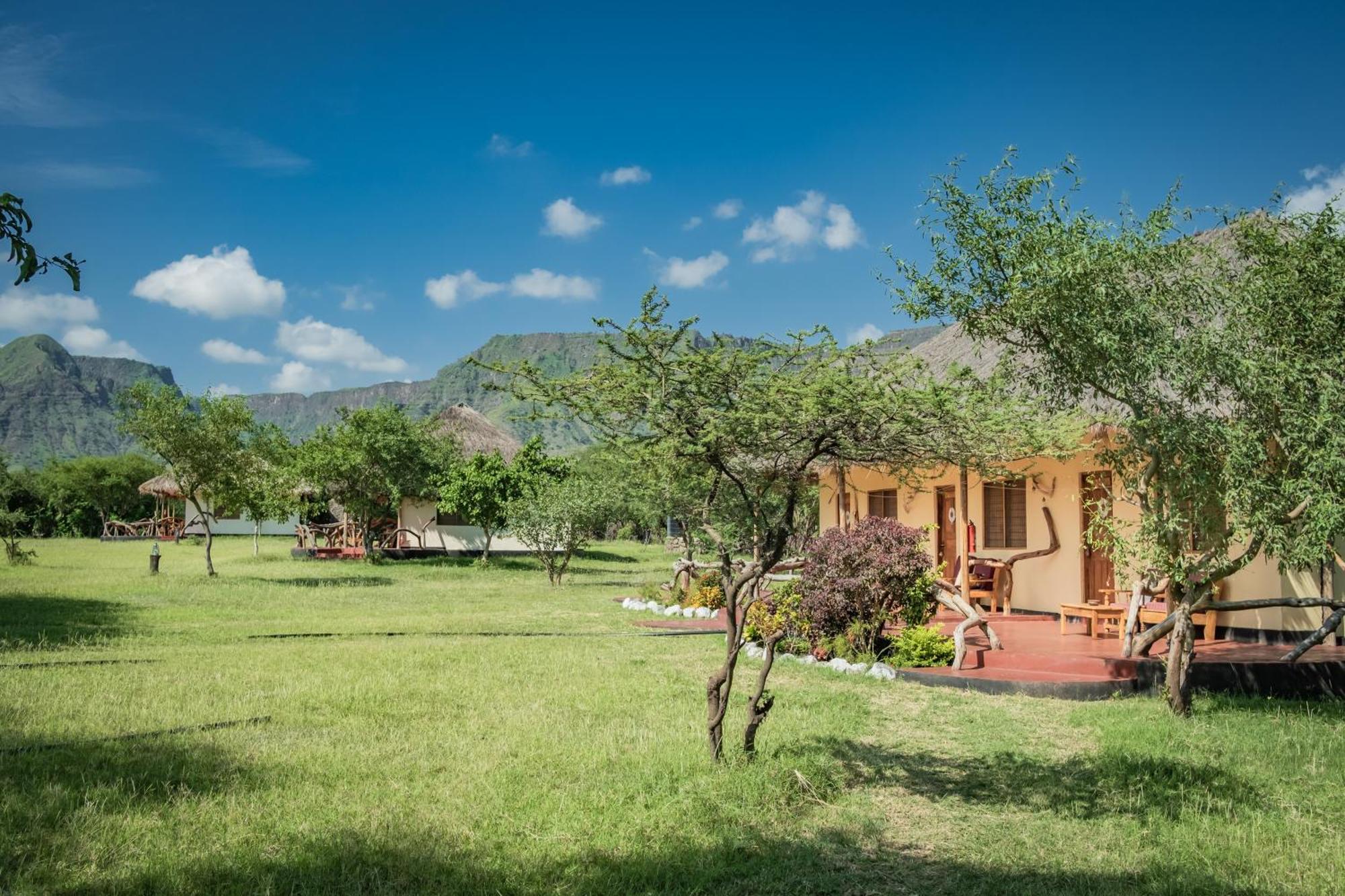 Lake Natron Maasai Giraffe Eco Lodge And Camping Mtowabaga Екстериор снимка