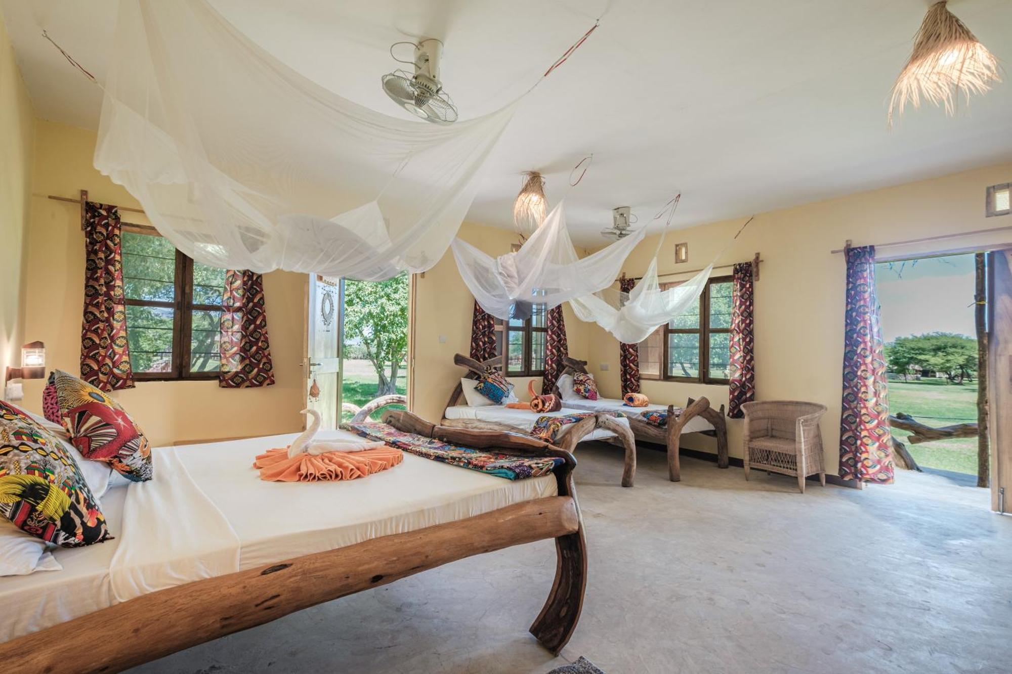 Lake Natron Maasai Giraffe Eco Lodge And Camping Mtowabaga Екстериор снимка
