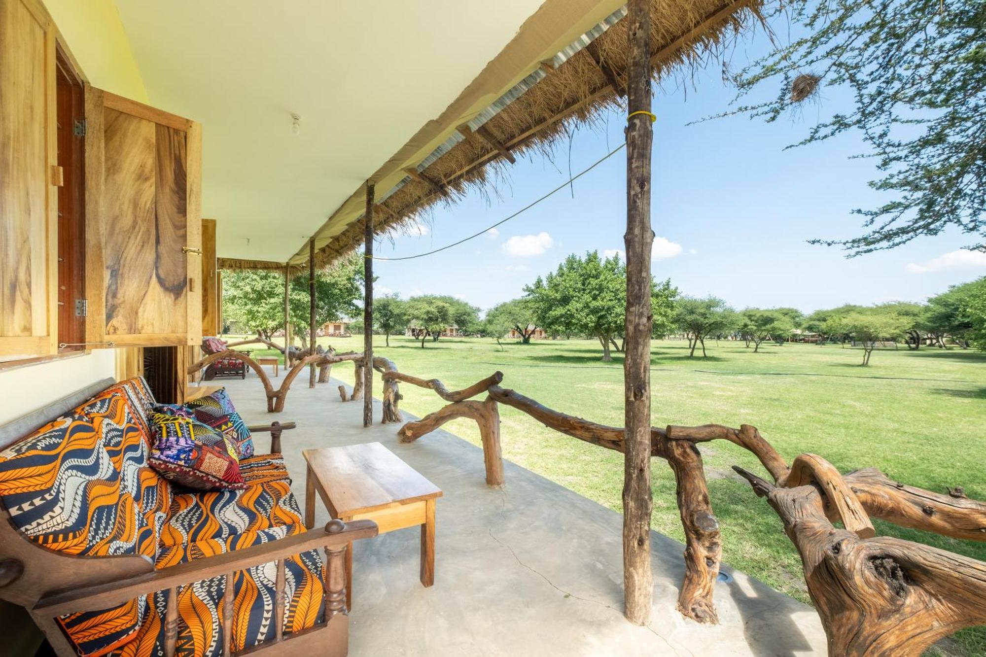 Lake Natron Maasai Giraffe Eco Lodge And Camping Mtowabaga Екстериор снимка