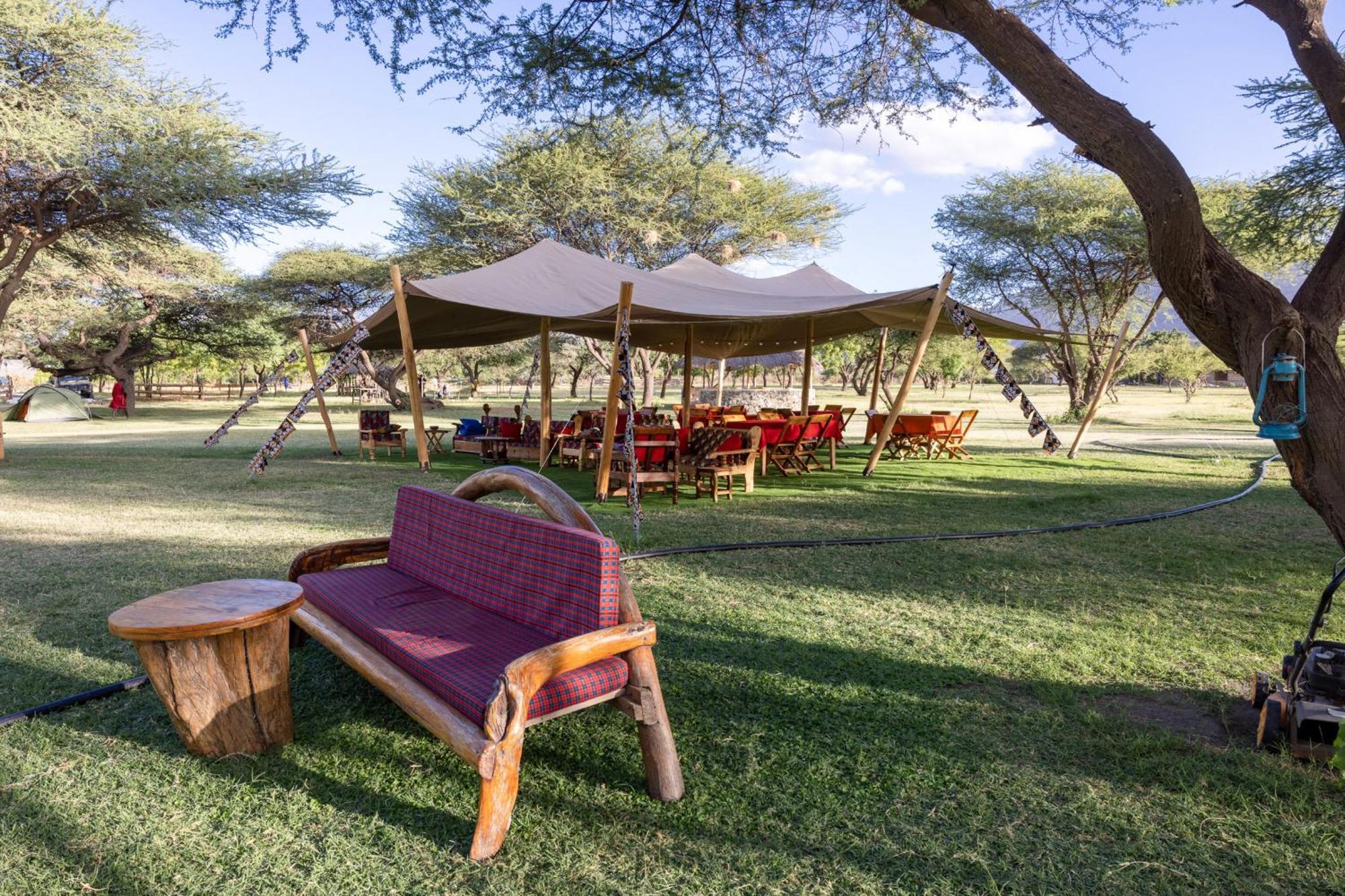 Lake Natron Maasai Giraffe Eco Lodge And Camping Mtowabaga Екстериор снимка
