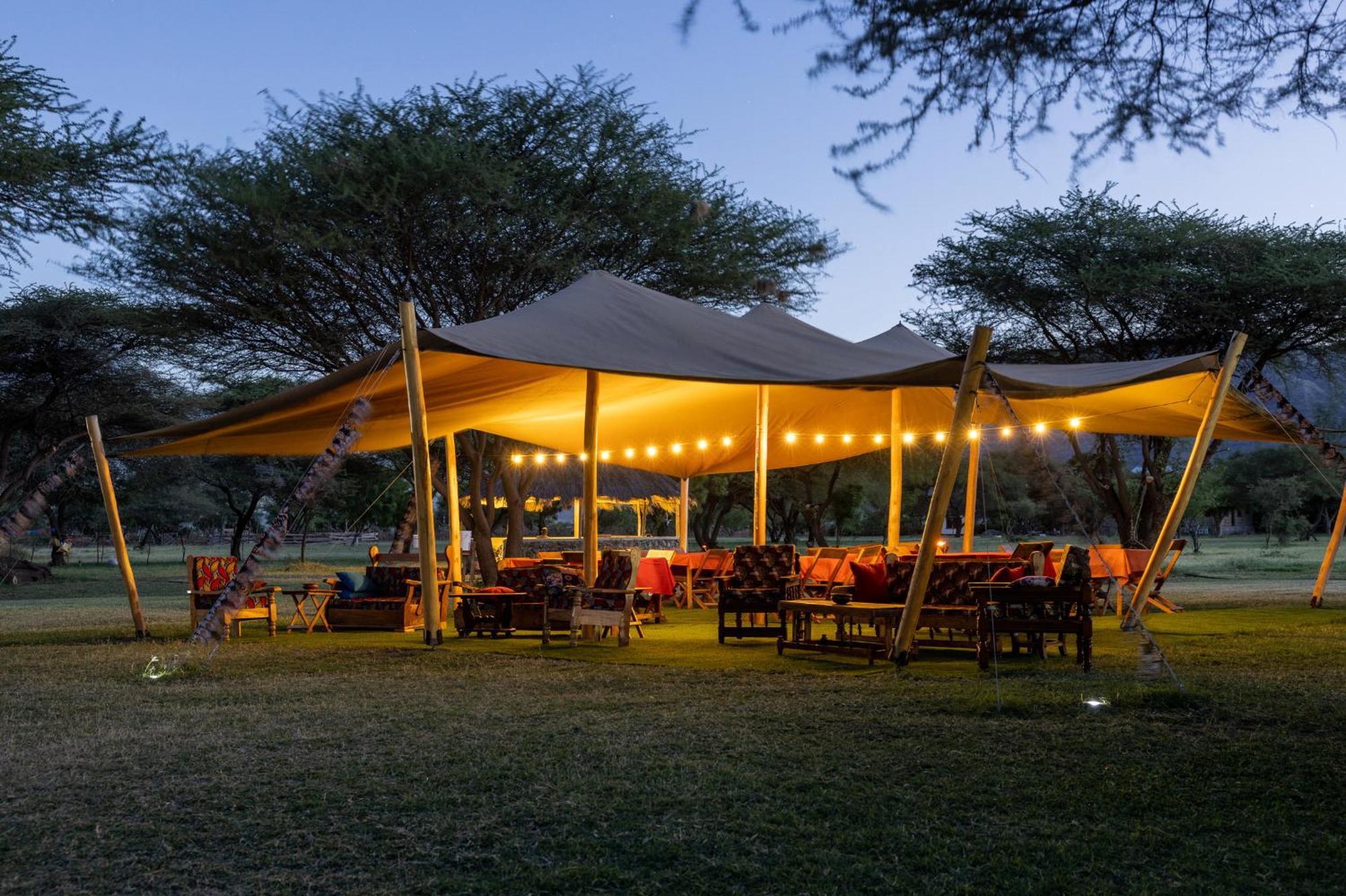Lake Natron Maasai Giraffe Eco Lodge And Camping Mtowabaga Екстериор снимка
