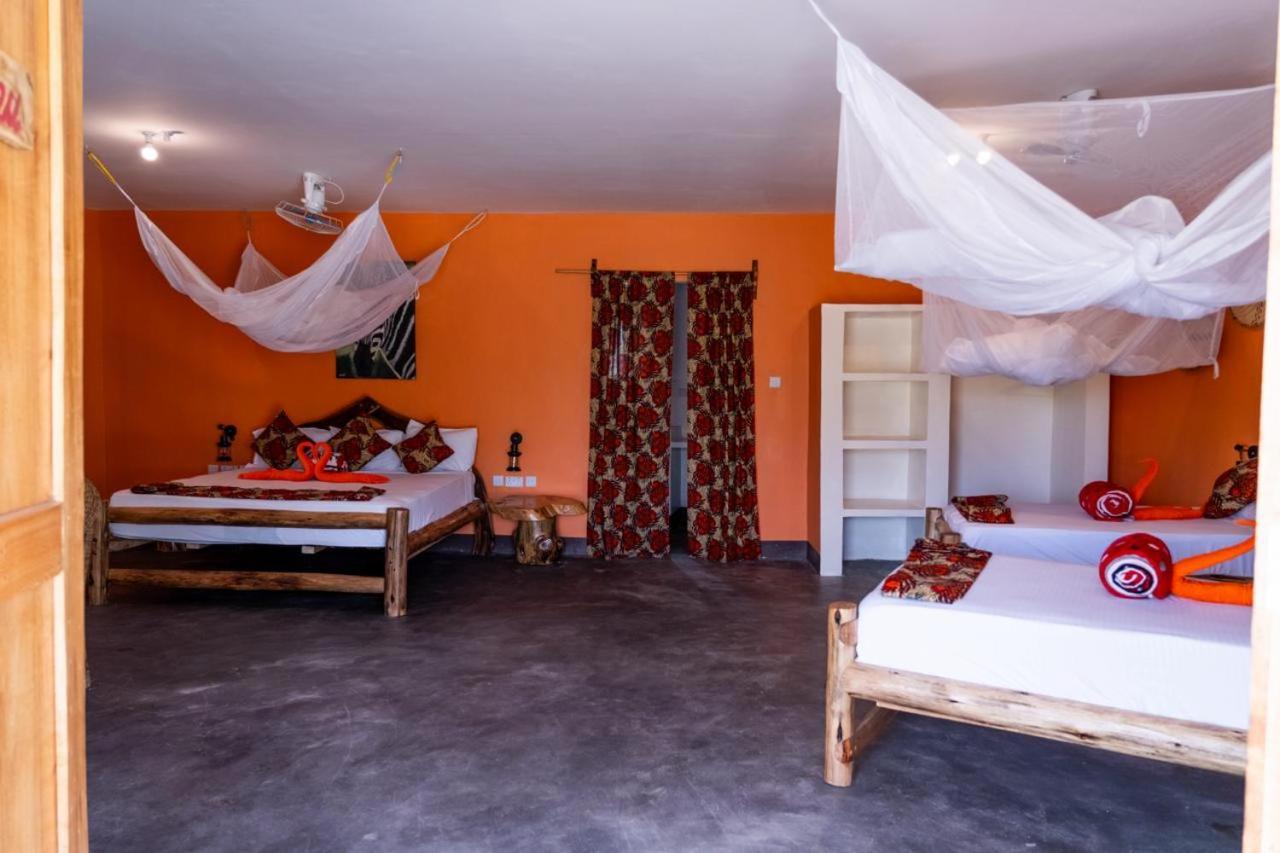 Lake Natron Maasai Giraffe Eco Lodge And Camping Mtowabaga Екстериор снимка